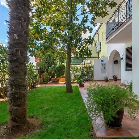 Suzana With Terrace Apartment Rovinj