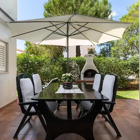 Suzana With Terrace Apartamento *