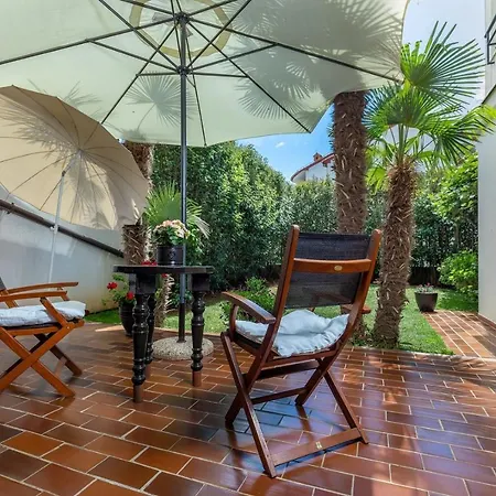 Suzana With Terrace Apartamento *