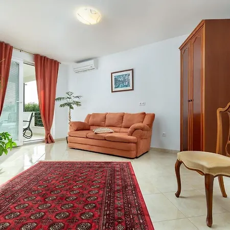Suzana With Terrace Apartamento *