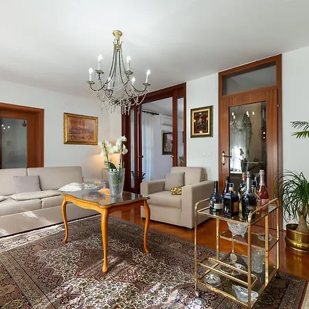 Suzana With Terrace Apartamento
